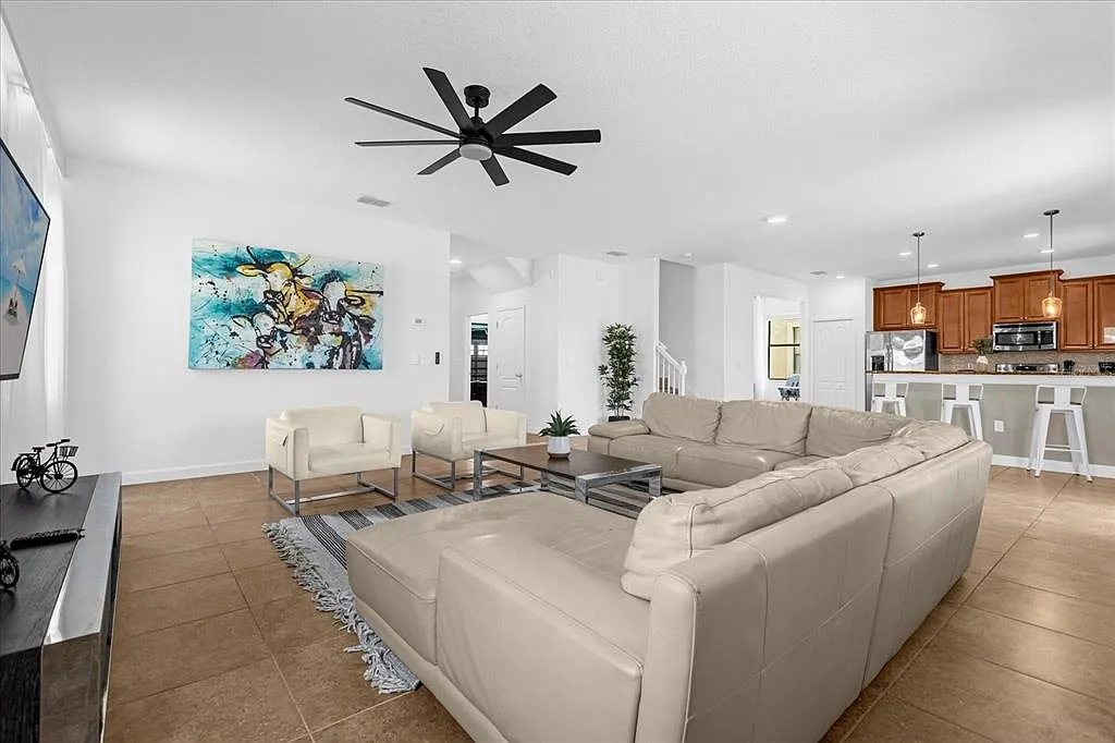 6 bed, 6.0 bath, 3348 sqft, $4,000 — Photo 4