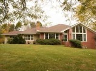 2001 Ruger Ave, Janesville, WI 53545