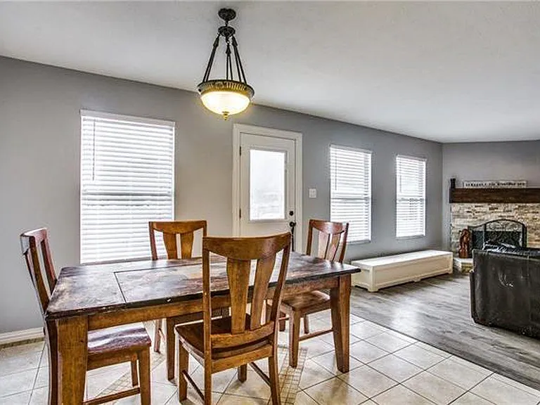 1517 Leeward Ln — Photo 4