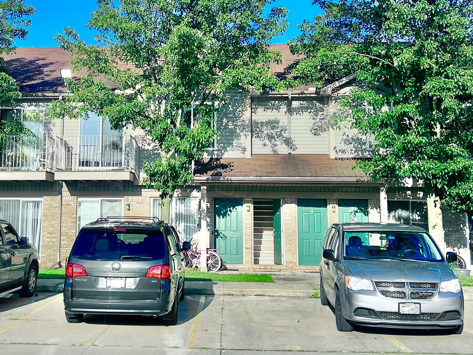 2 bed, 1000 sqft, $1,350 — Photo 2