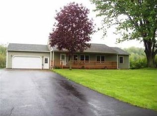 1999 Daansen Rd, Palmyra, NY 14522
