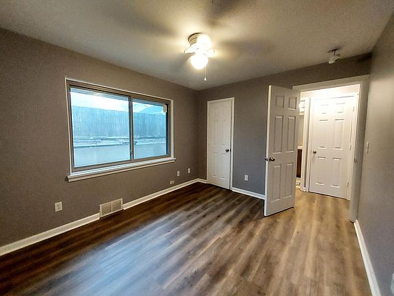 3rd image of 2614 N Hanssler Ct