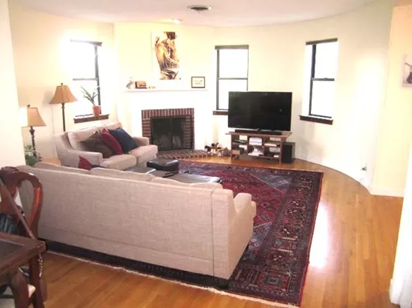 100 Riverway, Boston, MA