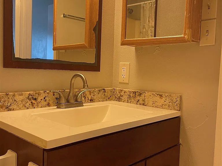 9219 Carousel Ln — Photo 25
