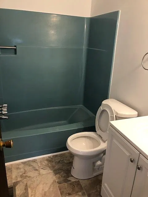 305 Baltimore Ave SW — Photo 2
