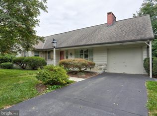 210 Murry Hill Dr, Lancaster, PA 17601
