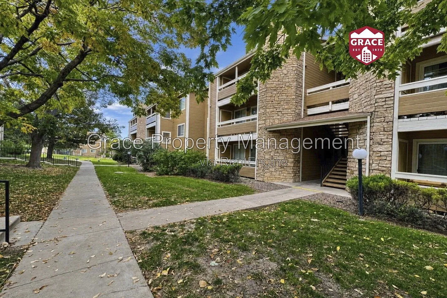 2 bed, 1.0 bath, 811 sqft, $1,525 — Photo 1