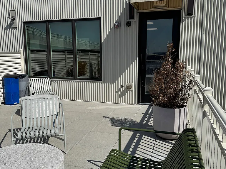 403 7th St #305 — Photo 29