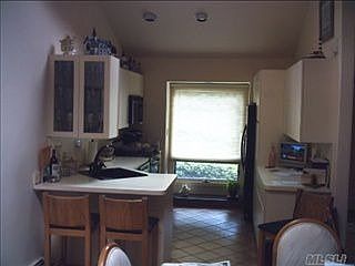 2nd image of 100 Argyle Ave