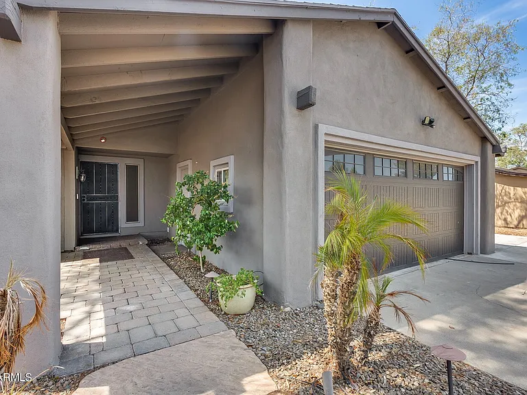 2933 W Muriel Dr — Photo 5