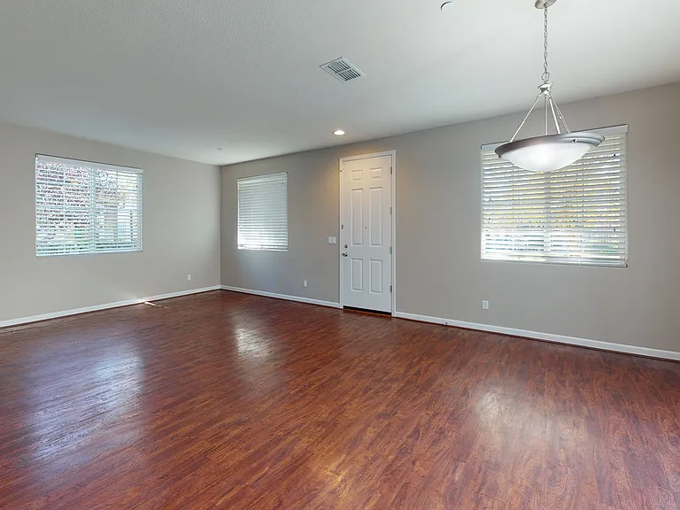 175 Sunshine St — Photo 4