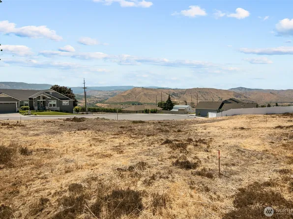 2571 Paisley Street SE, East Wenatchee, WA 98802