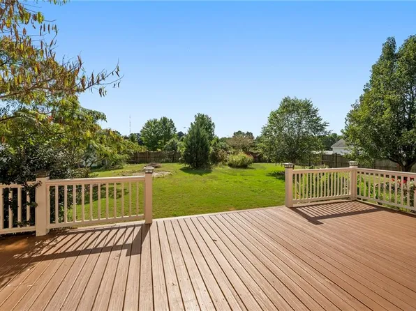 126 Hawks Nest Ln, Suffolk, VA 23435