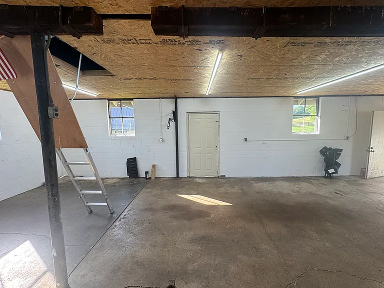 17302 Taylorsville Rd — Photo 48