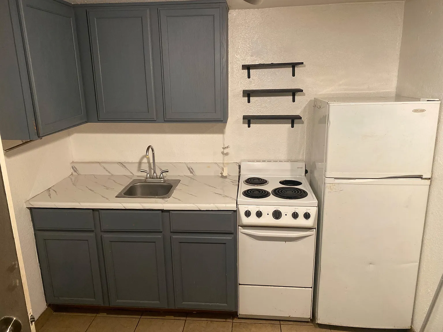 Studio, 275 sqft, $575 — Photo 1