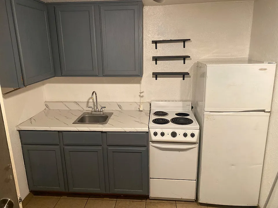 2118 S Granada Dr #1