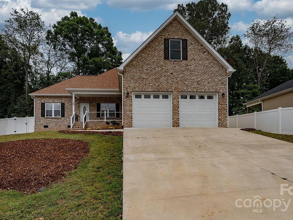 1st image of 106 Eastwood Village Ct