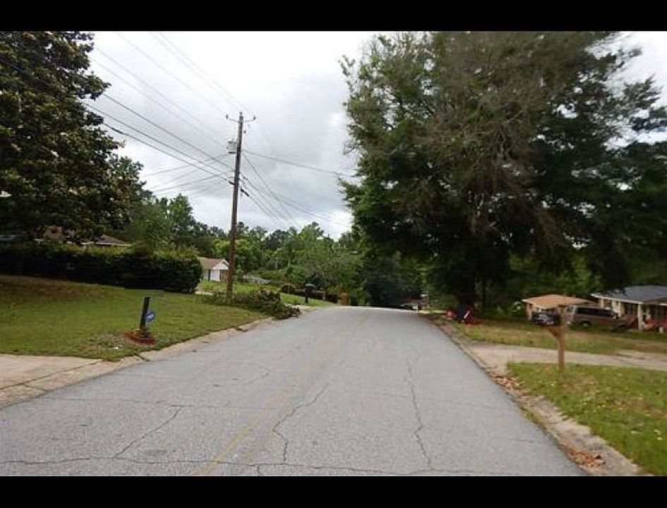 2nd image of 1423 Hagan Dr