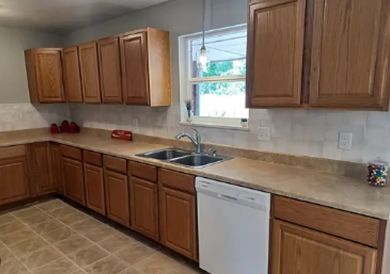 One-Bedroom for rent in charming single-family home located in Longmont, CO! — Photo 3