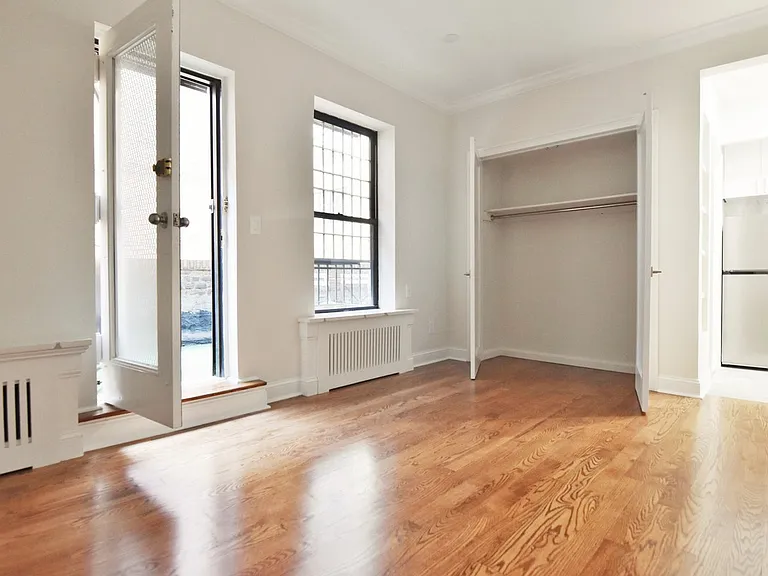 104 Riverside Dr #4C — Photo 4