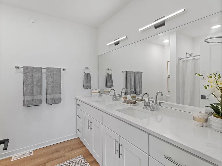 IVY Townhomes — Photo 13
