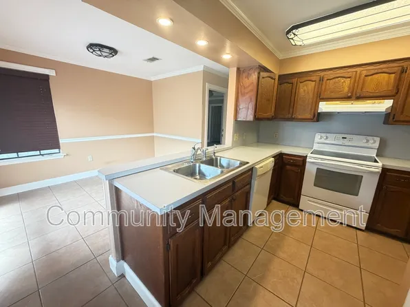 5140 W Hunters Chapel Ct, Baton Rouge, LA 70817