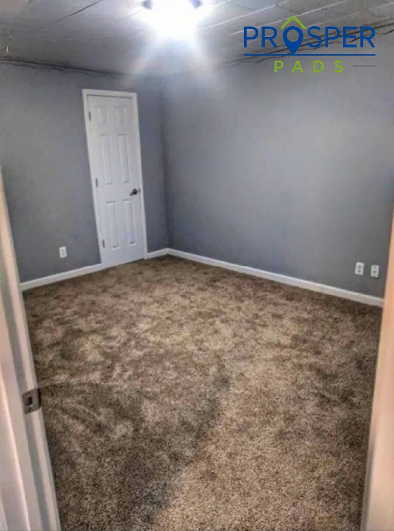 Skip the Crowded ApartmentEnjoy Your Own Space! — Photo 3