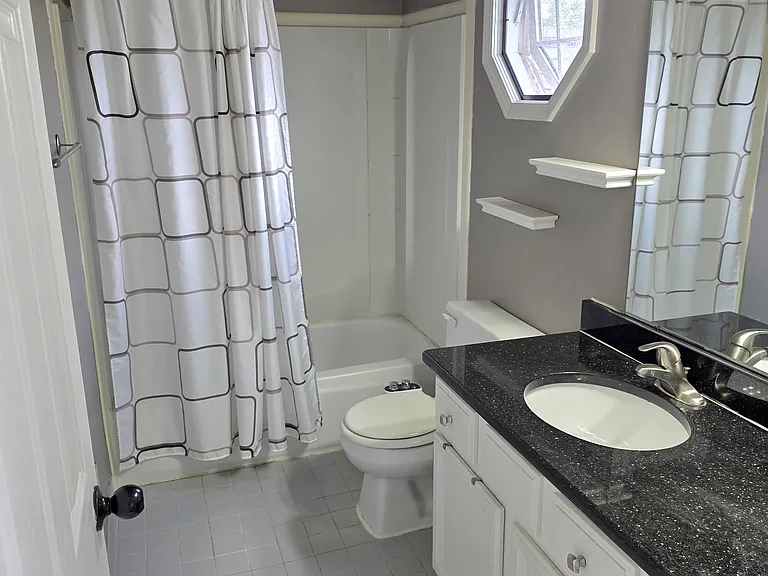 43603 Yorkville Dr — Photo 13