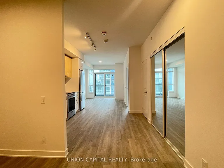50 Upper Mall Way #1403 — Photo 3