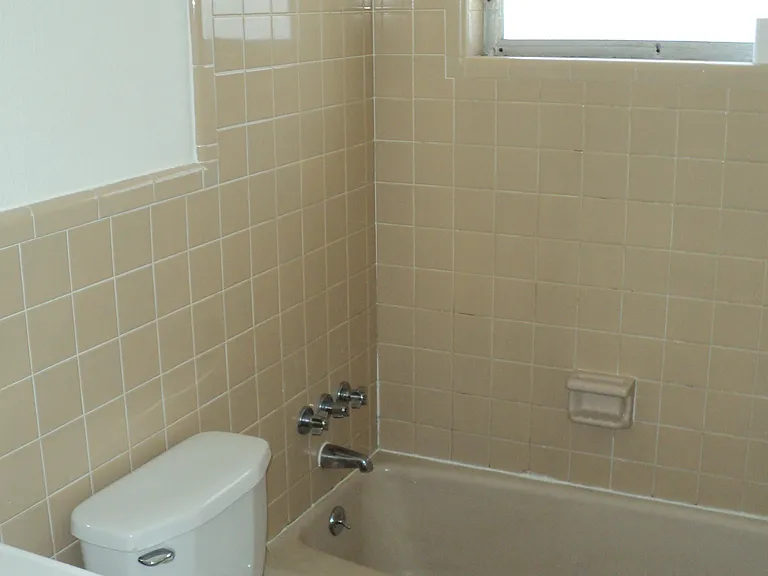 411 Spruce Ave — Photo 6