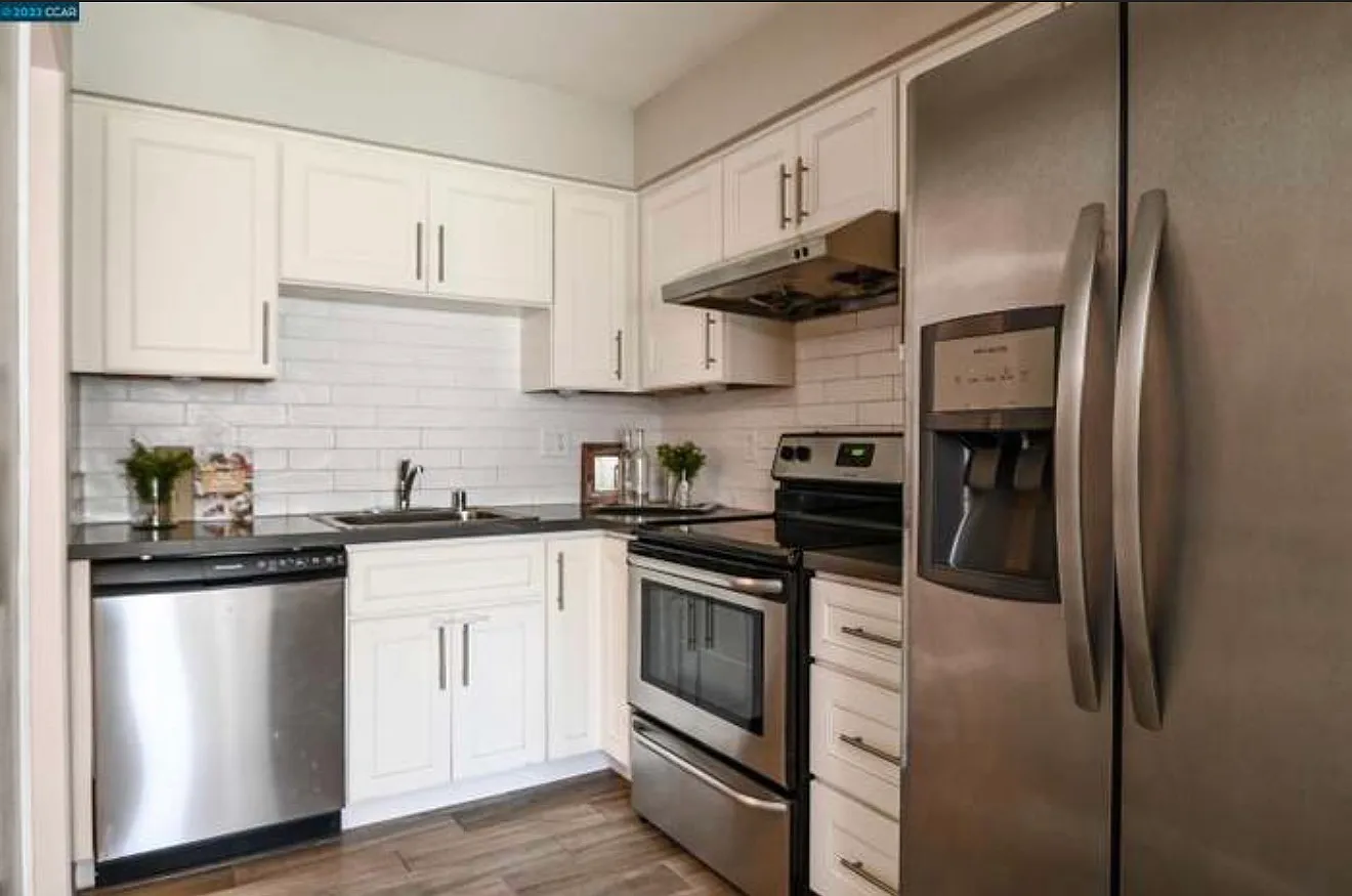 2 bed, 861 sqft, $2,600 — Photo 4