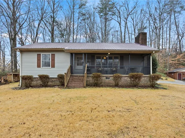 2112 Moorefield Memorial Hwy, Pickens, SC 29671