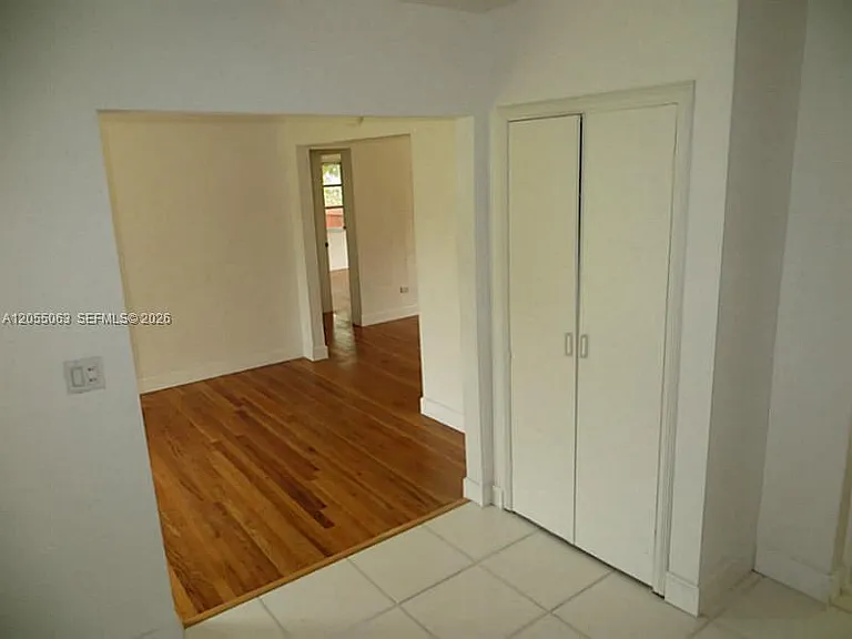 5851 SW 28th St — Photo 9