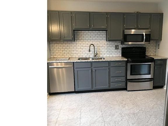 4th image of 5304 Pinehurst Dr
