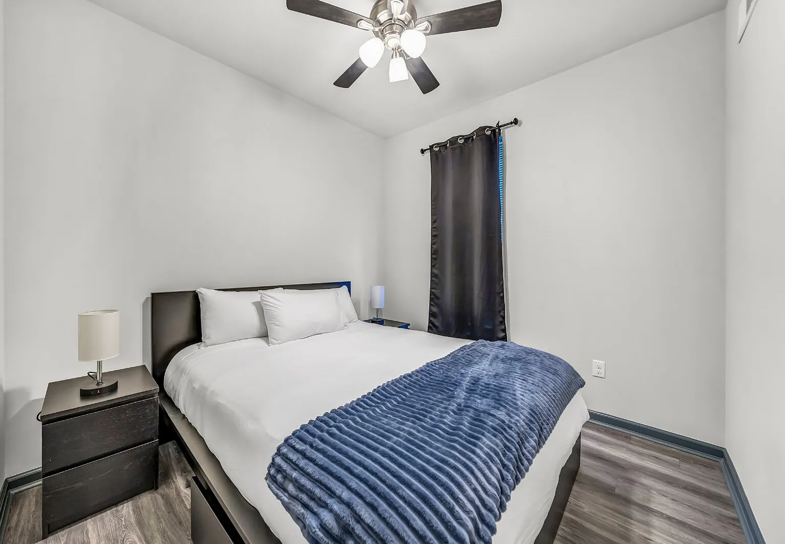 2 bed, 2.0 bath, 1000 sqft, $2,500 — Photo 4