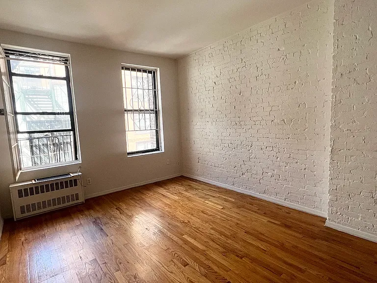 221 E 85th St #21 — Photo 4