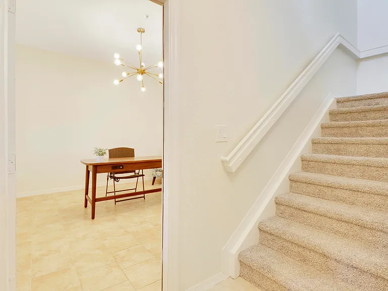 123 E Thatch Palm Cir — Photo 24