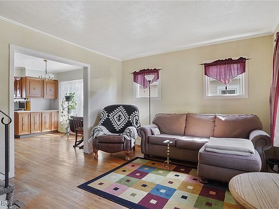 2nd image of 737 Falls Ave #739
