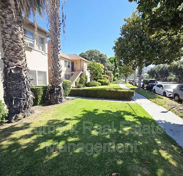 919 N Glendale Ave #12 — Photo 1
