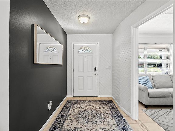 5th image of 1004 NW 16th Place
