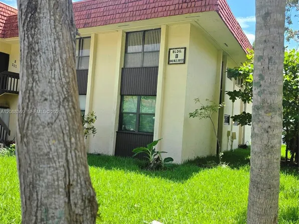 840 NE 199th St #208B, Miami, FL 33179