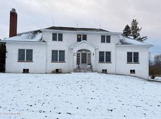 220 Hickory Ridge Rd, Greenfield Township, PA 18407