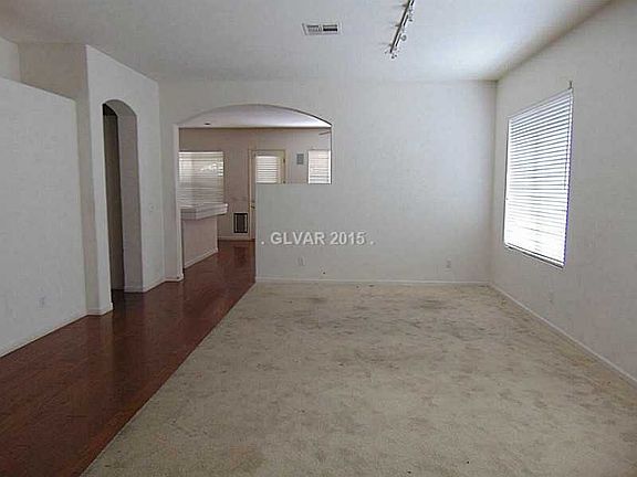 4th image of 2326 Thayer Ave