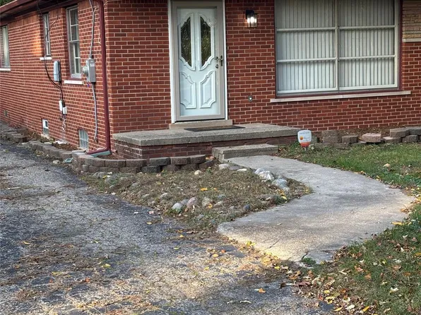 21550 Duns Scotus St, Southfield, MI 48075