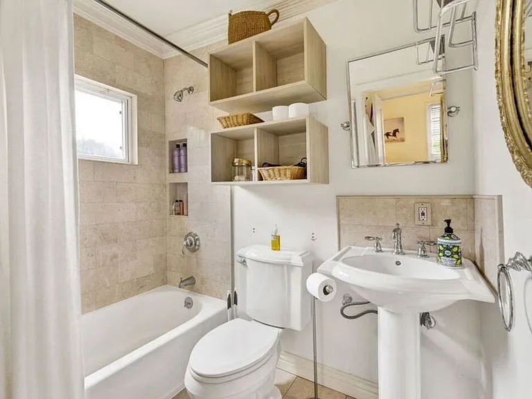 634 N Highland Ave — Photo 21