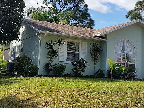 2nd image of 221 SW Tulip Blvd