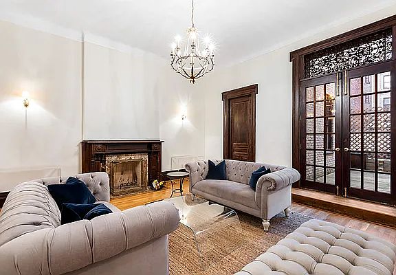 4th image of 330 W 87th St