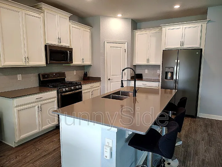 1047 Oak Bluff Dr — Photo 12
