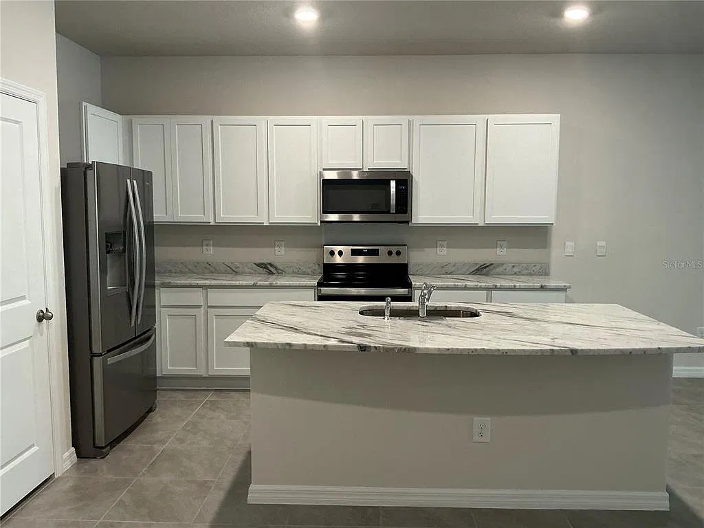 3 bed, 2.5 bath, 1673 sqft, $2,750 — Photo 3