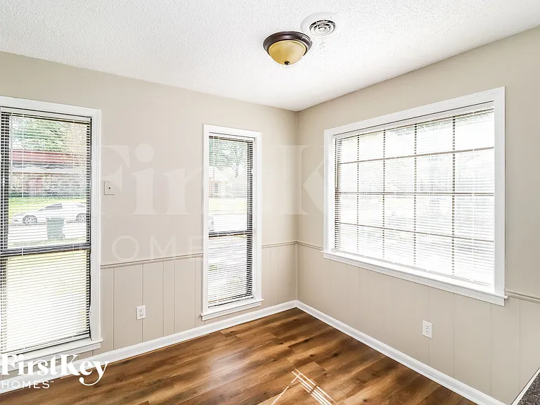 6052 Scarlet Leaf Dr — Photo 5